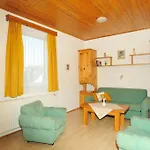 דירה Betti Apartman *